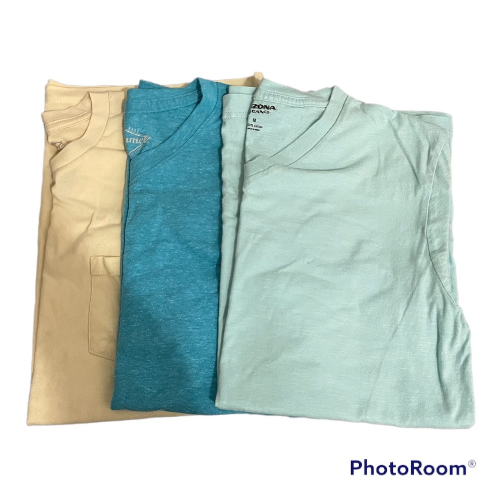 3 Medium T-shirts